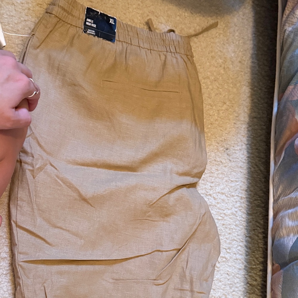 Women’s Drawstring Chino Pants in Tan